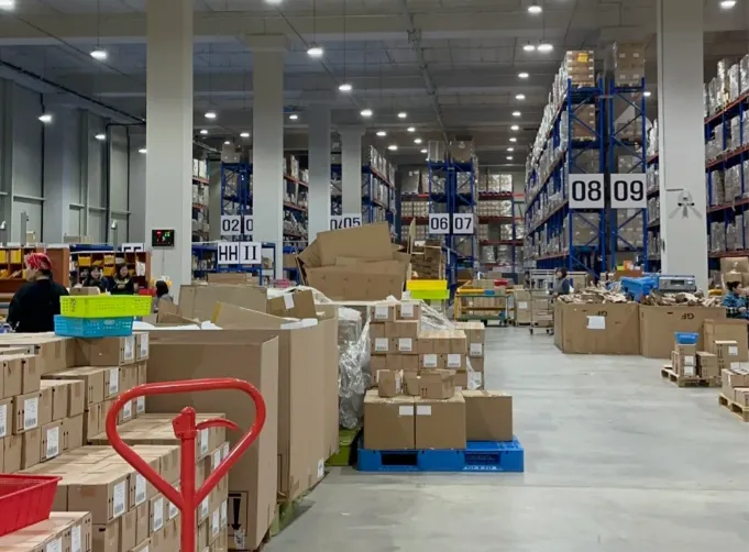 Ghid de achiziții 2025: tipuri de achiziții, pași de proces și strategii cheie pentru managementul costurilor și furnizorilor